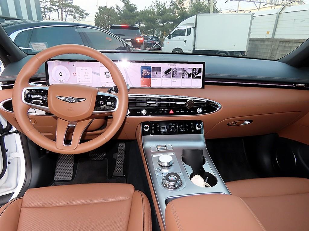 Genesis GV70 - Vista 7