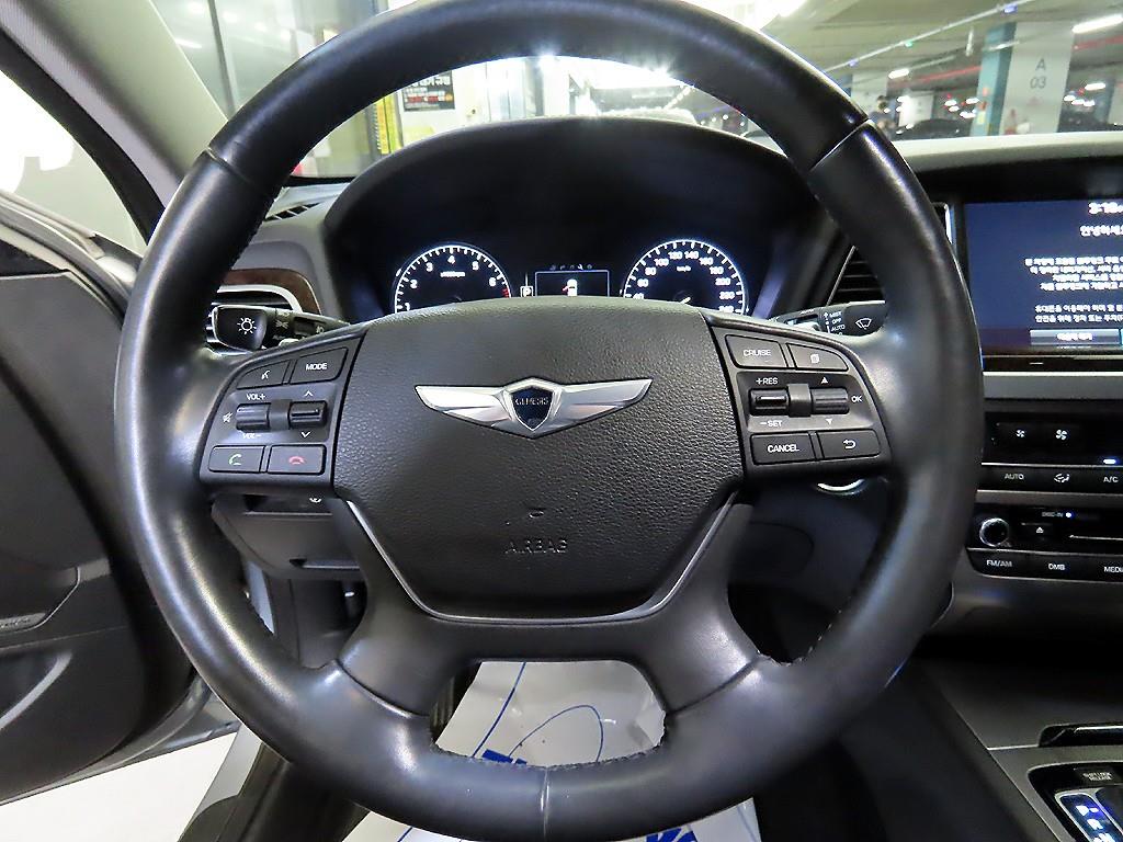 HYUNDAI Genesis - Vista 8