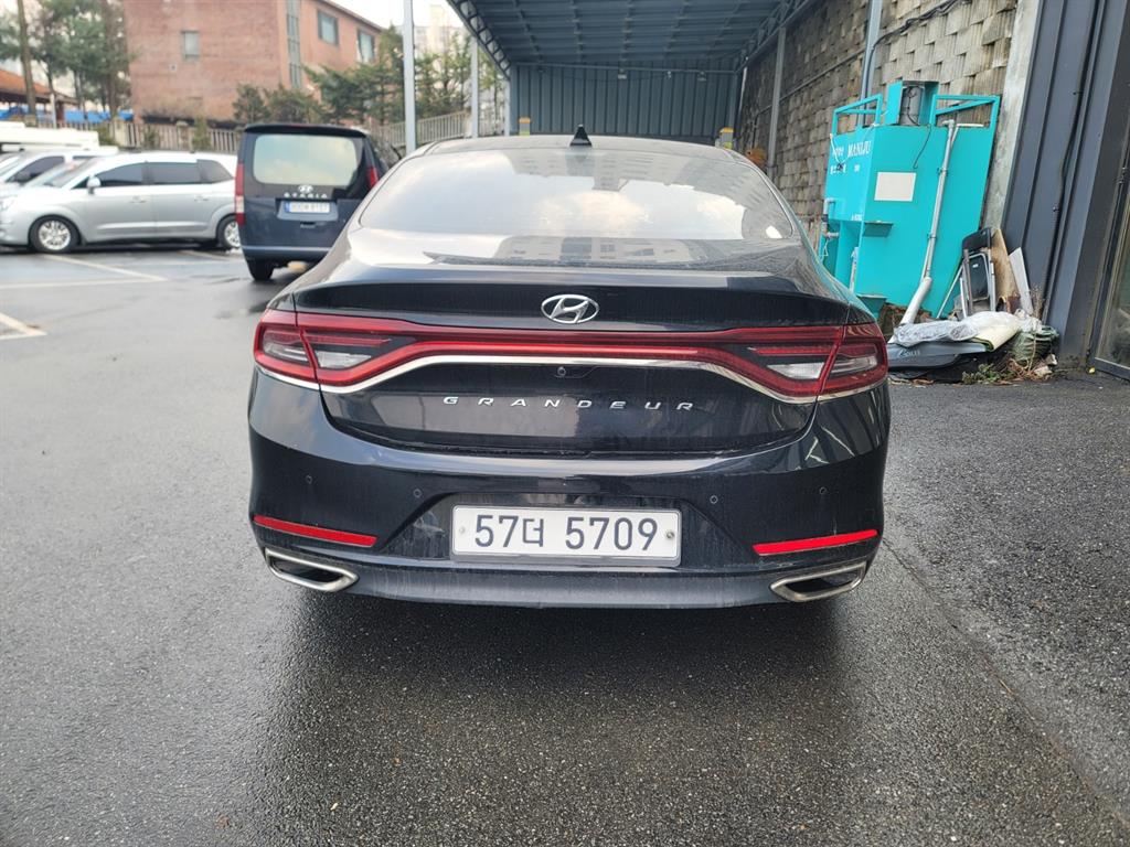 HYUNDAI Grandeur - Vista 4