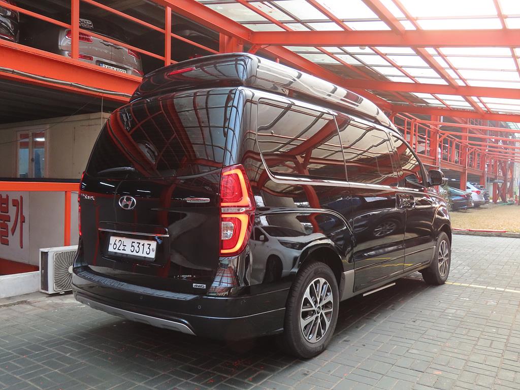 HYUNDAI Starex - Vista 4