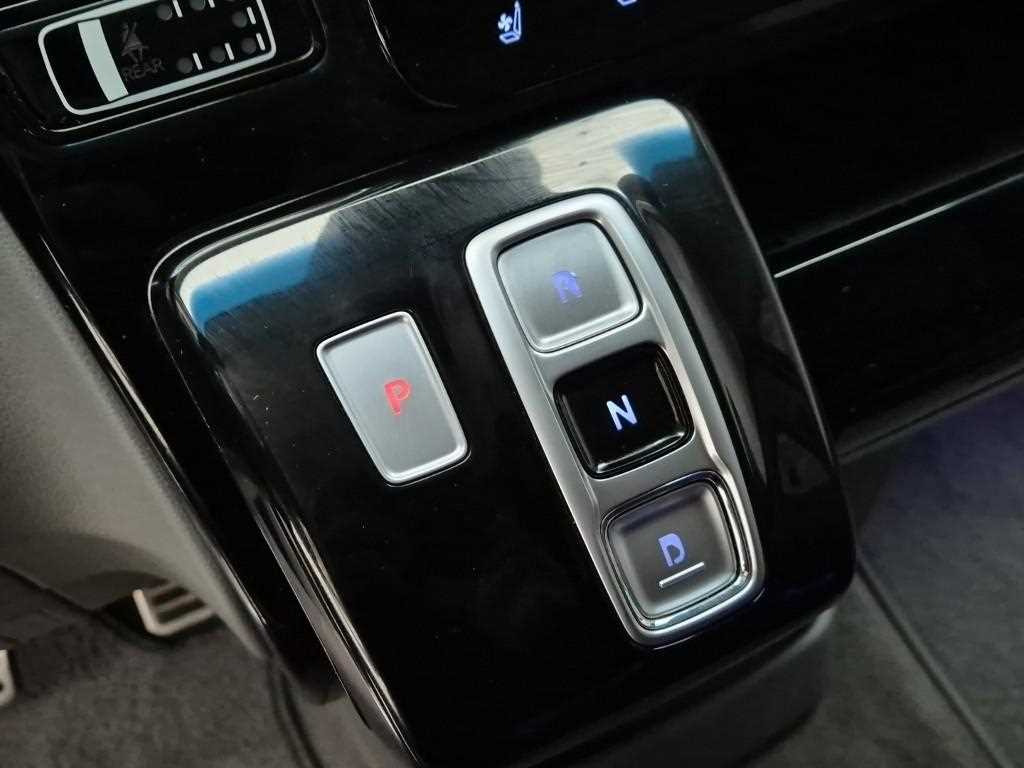 HYUNDAI Staria - Vista 8