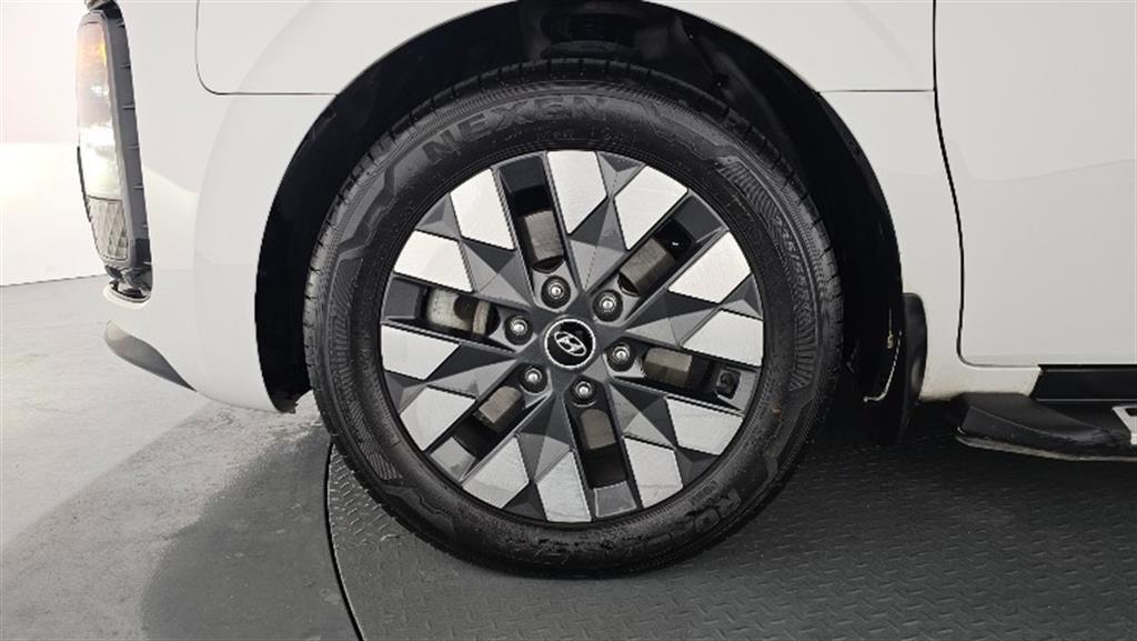 HYUNDAI Staria - Vista 5