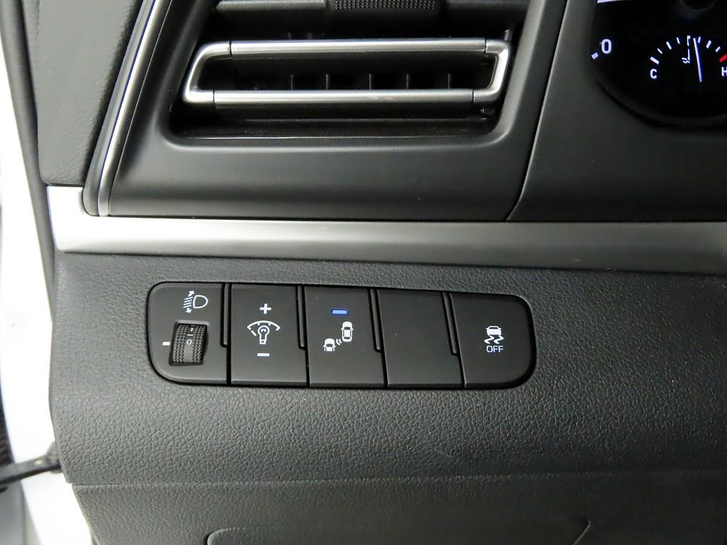 HYUNDAI Avante 2020 Blanco - Importación desde Corea - HF Imports Iquique - Foto 13