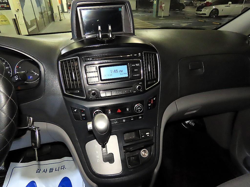 HYUNDAI Starex - Vista 11