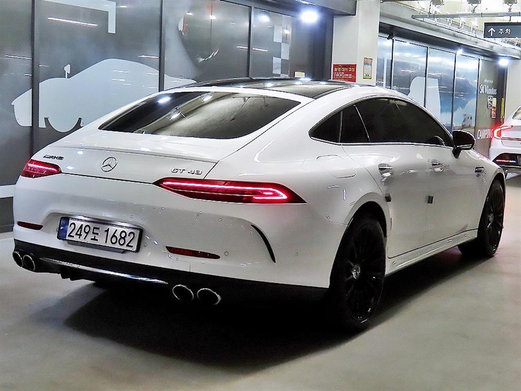 Mercedes Benz AMG GT - Vista 4