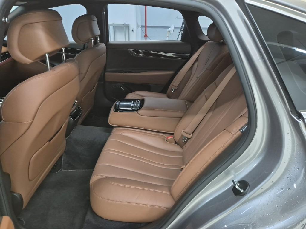 Genesis G80 - Vista 12