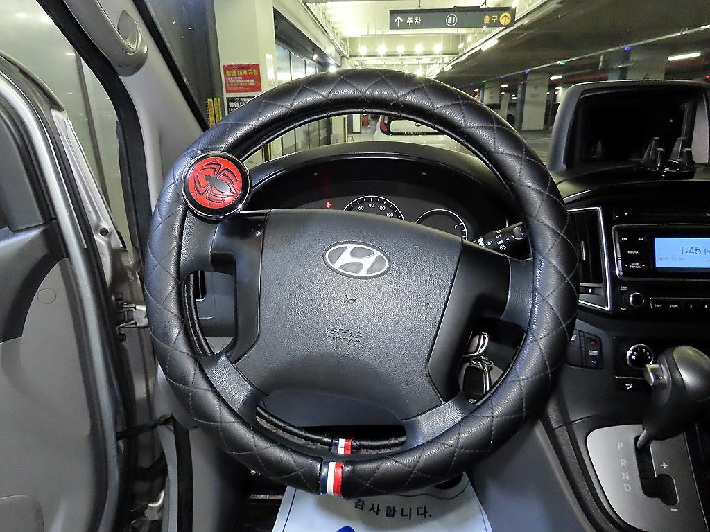 HYUNDAI Starex - Vista 8