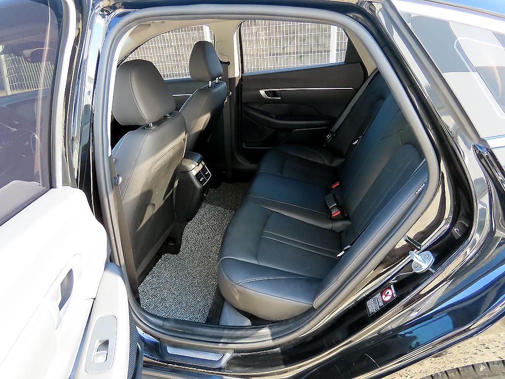 HYUNDAI Sonata - Vista 6