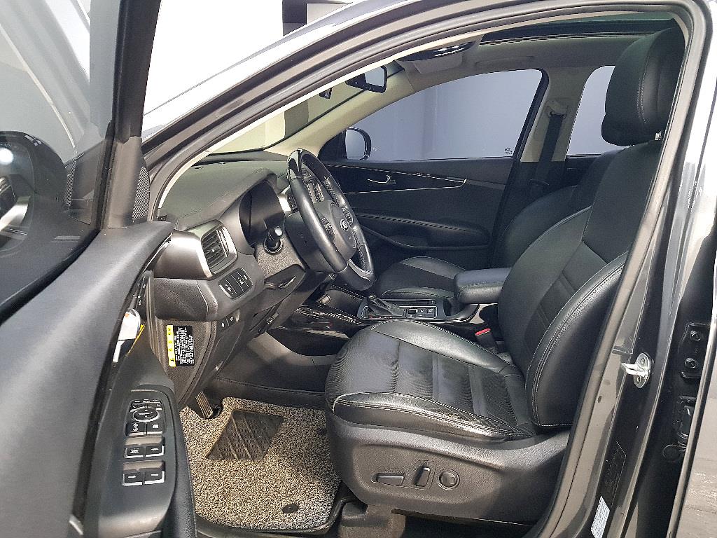 KIA Sorento - Vista 8