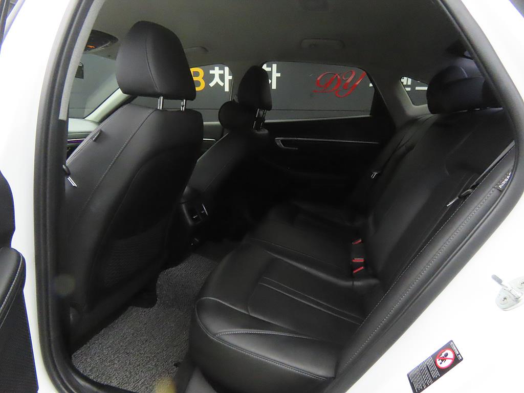 HYUNDAI Sonata - Vista 6