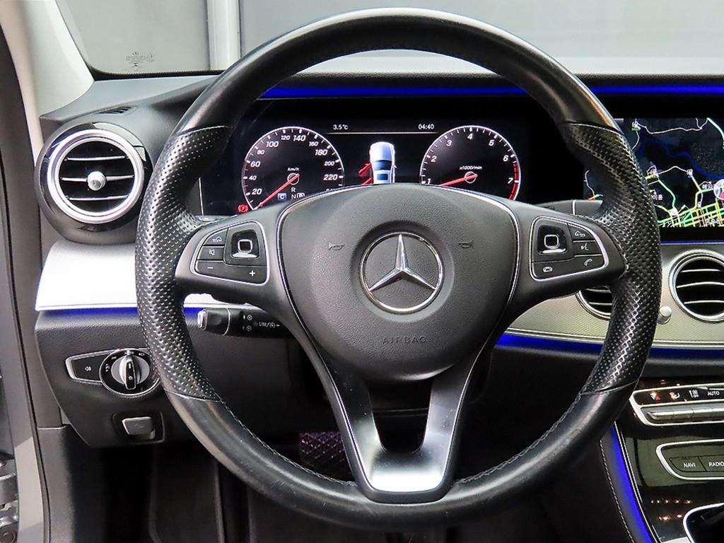 Mercedes Benz E class - Vista 9