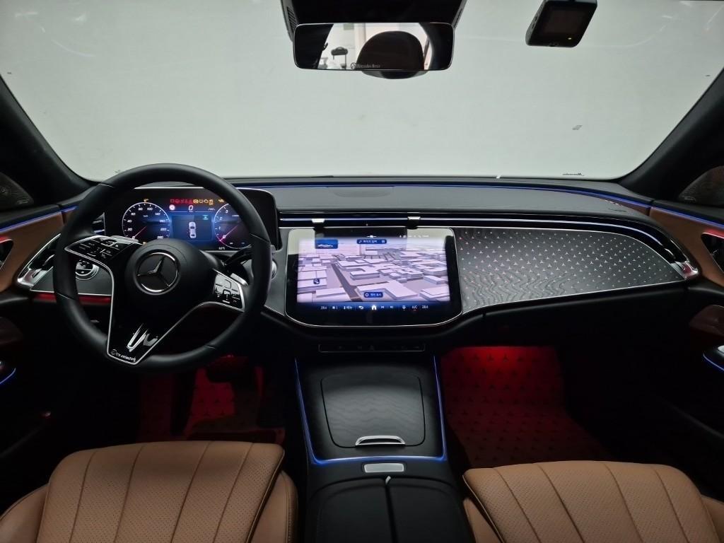 Mercedes Benz E class - Vista 6