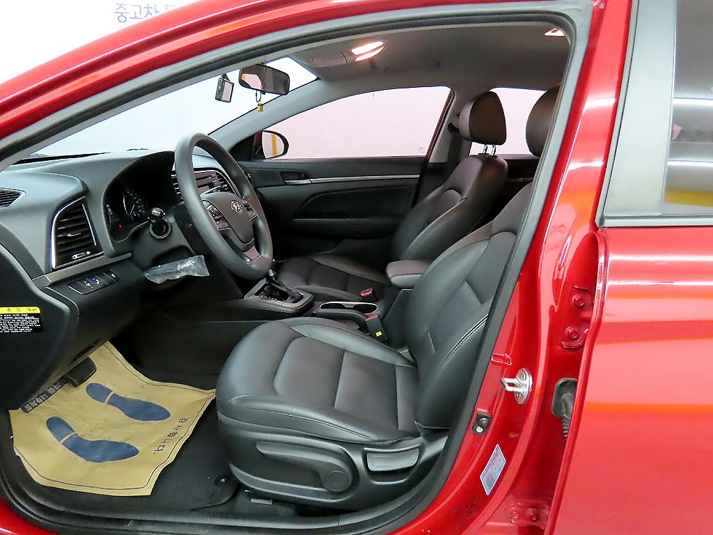 HYUNDAI Avante - Vista 5