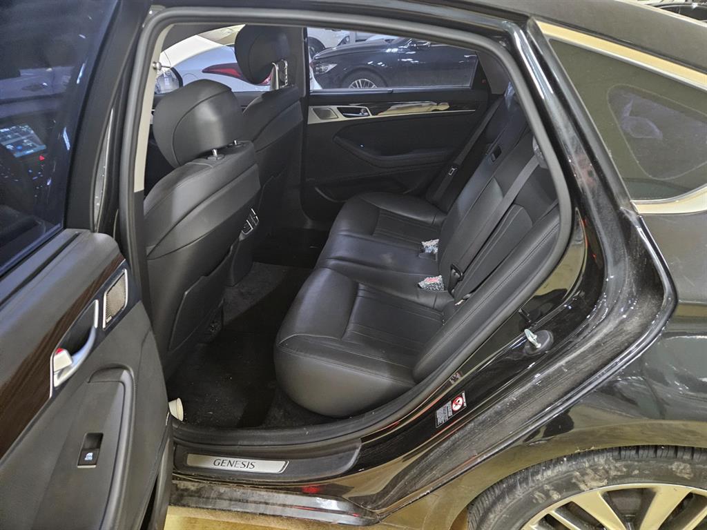 Genesis G80 - Vista 6