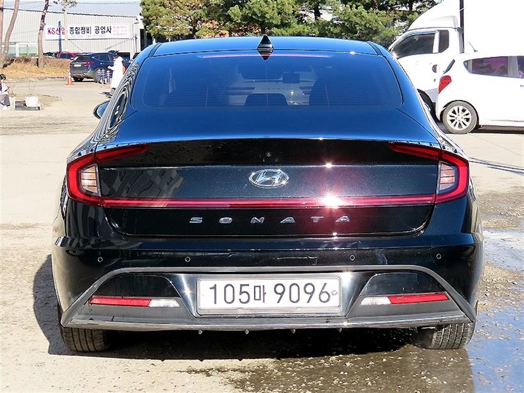 HYUNDAI Sonata - Vista 4