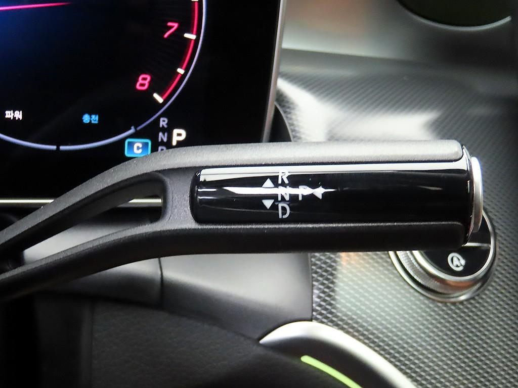 Mercedes Benz GLC Class - Vista 10