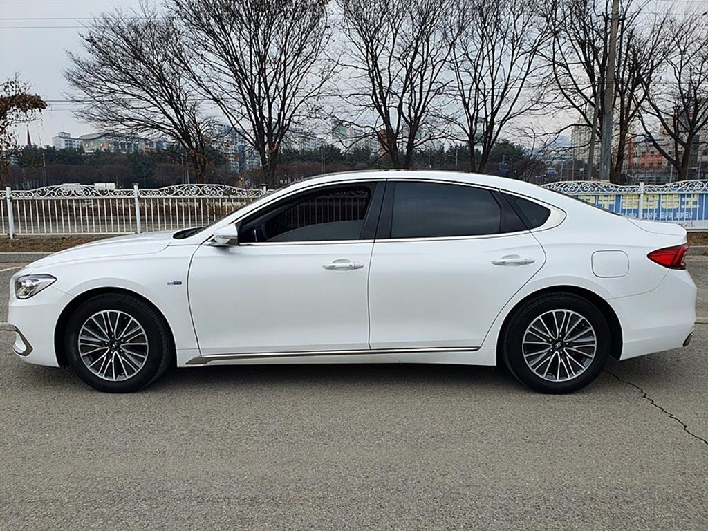 HYUNDAI Grandeur - Vista 7