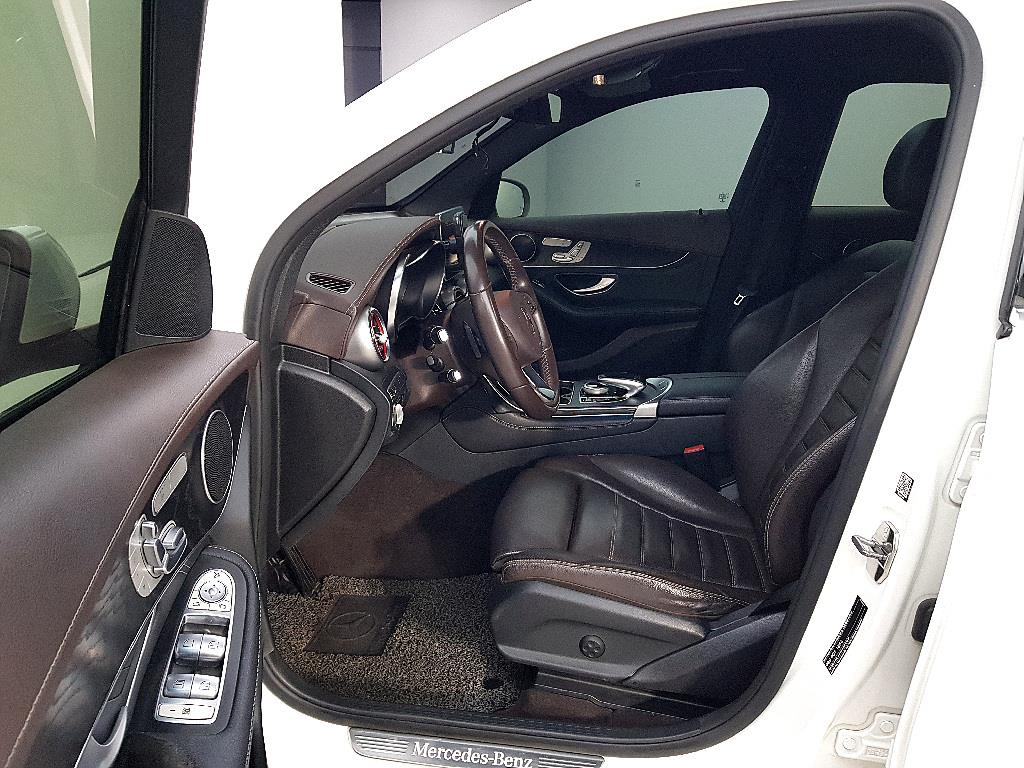 Mercedes Benz GLC Class - Vista 8