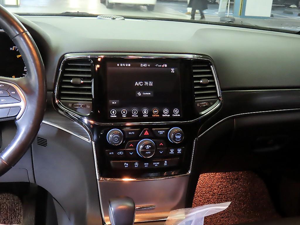 Jeep Cherokee - Vista 11