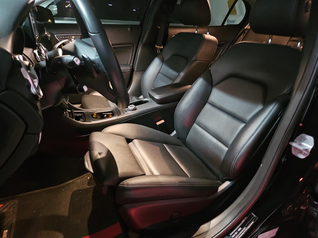 Mercedes Benz GLA Class - Vista 10