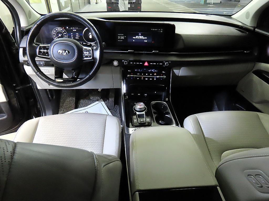 KIA Carnival - Vista 10
