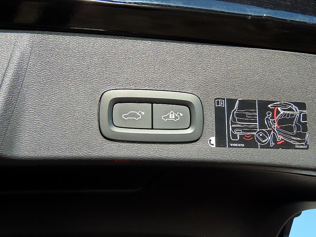 Volvo XC40 2020 Negro - Importación desde Corea - HF Imports Iquique - Foto 16