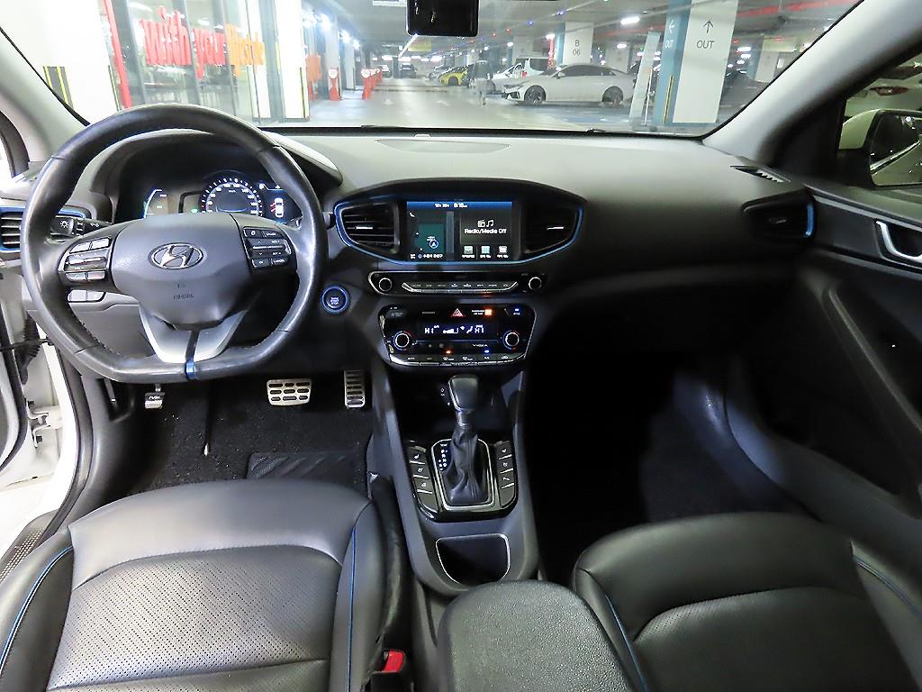 HYUNDAI Ioniq - Vista 10