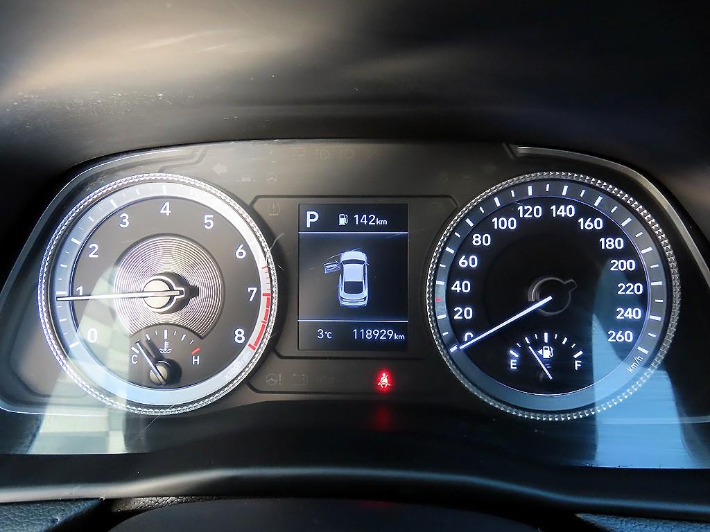 HYUNDAI Sonata - Vista 9