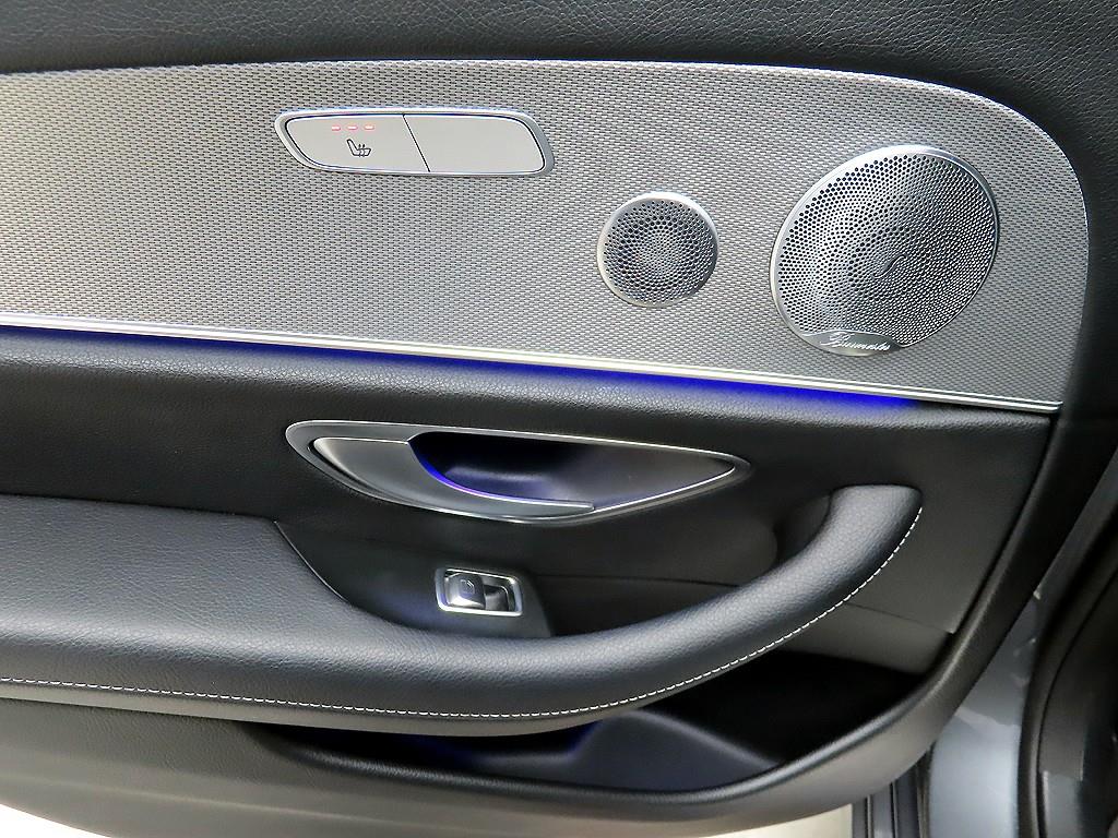 Mercedes Benz E class - Vista 12