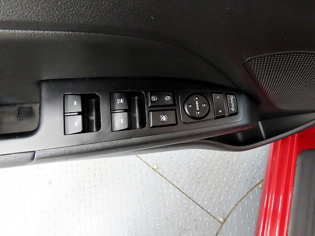 HYUNDAI Avante - Vista 11