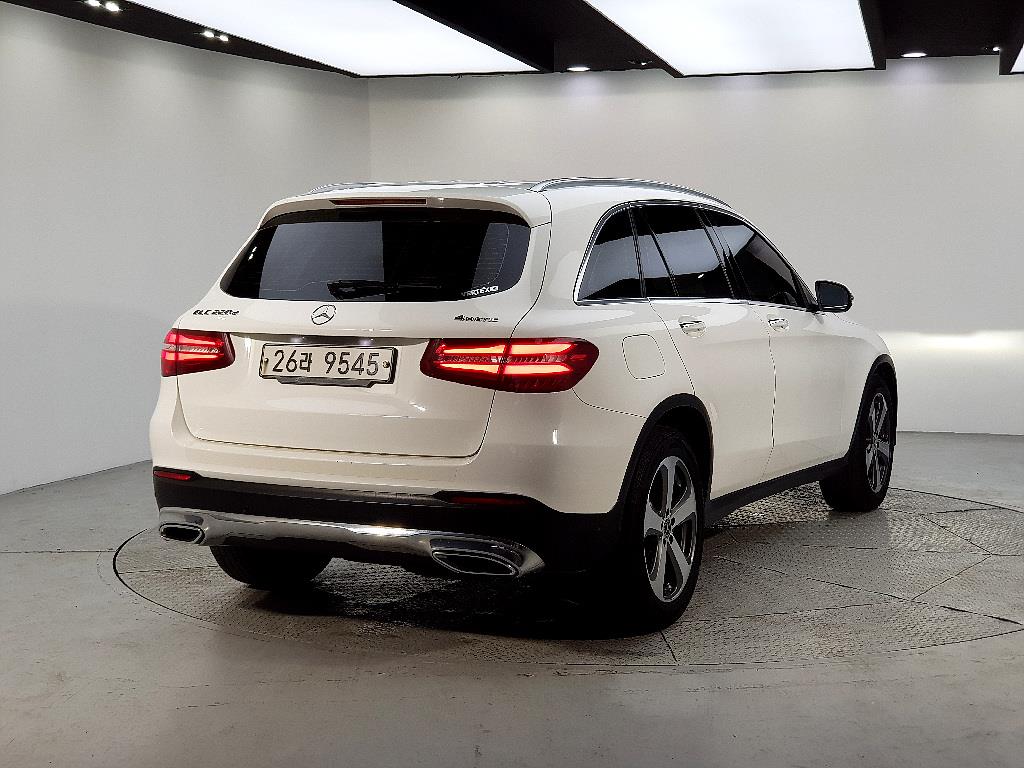 Mercedes Benz GLC Class - Vista 4