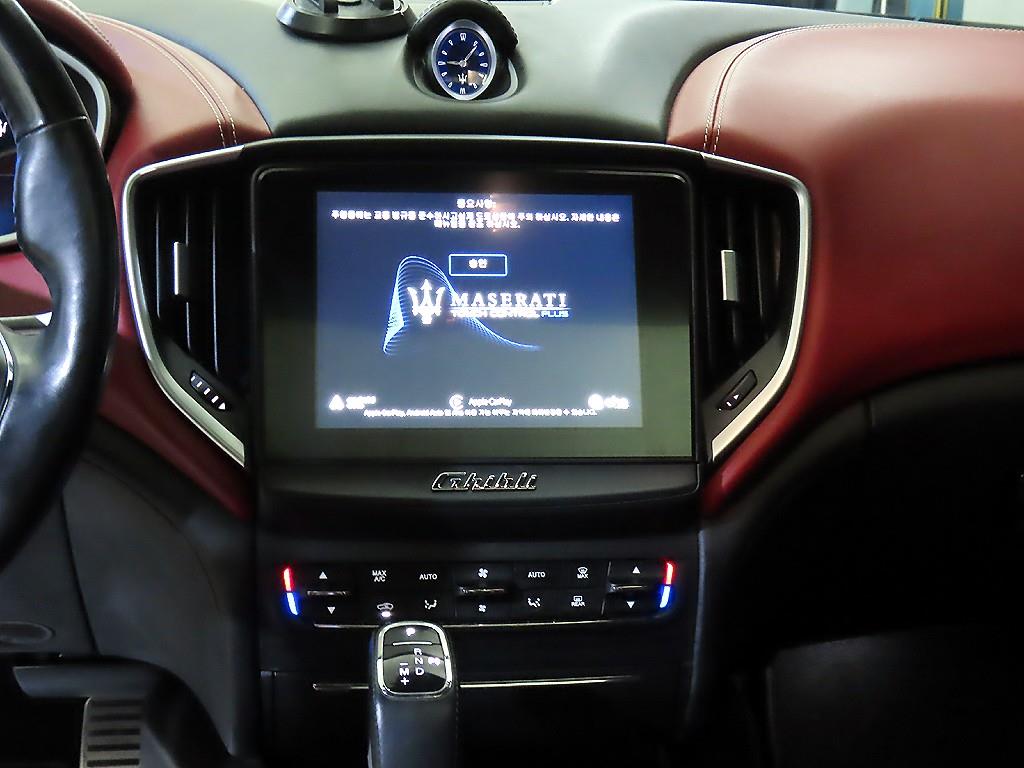 Maserati Ghibli - Vista 11