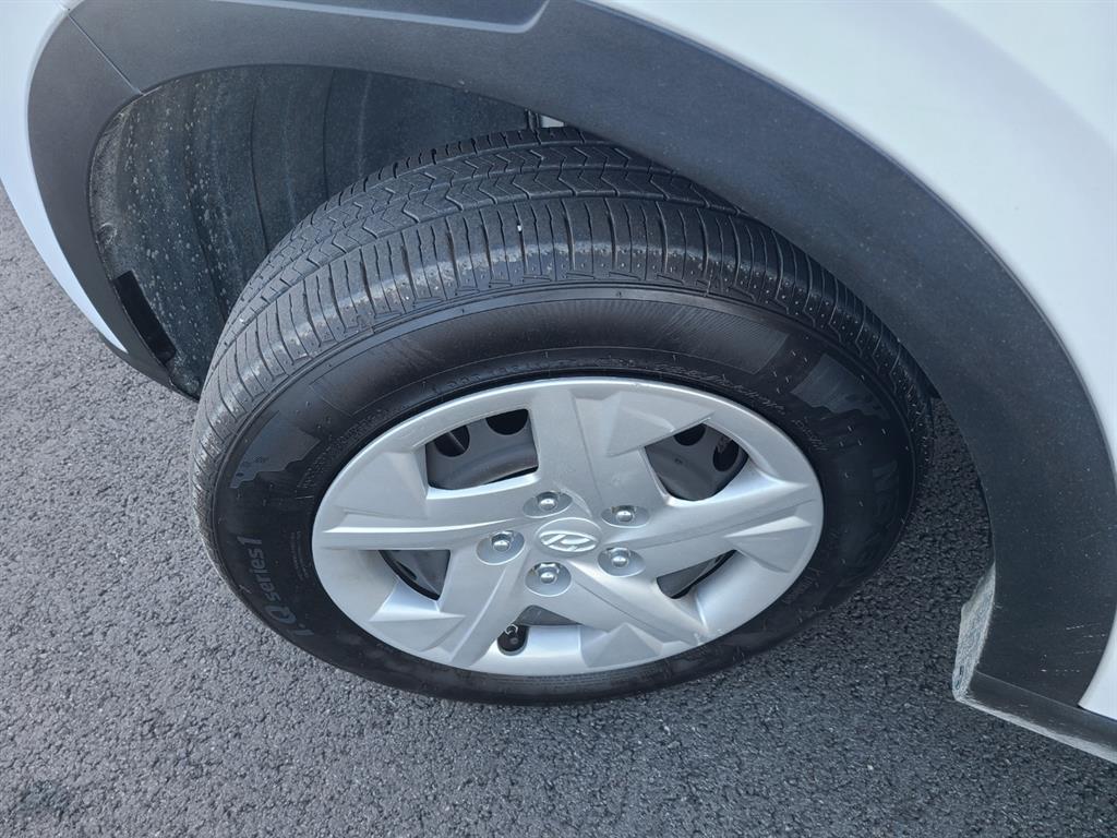 HYUNDAI Venue - Vista 5