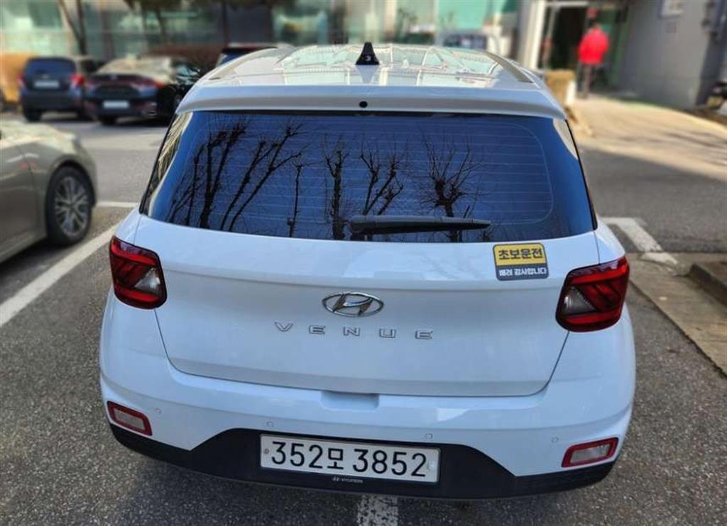 HYUNDAI Venue - Vista 3