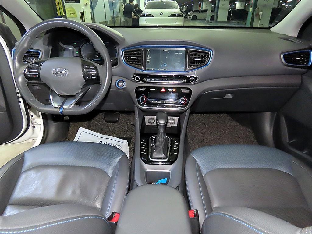 HYUNDAI Ioniq - Vista 10