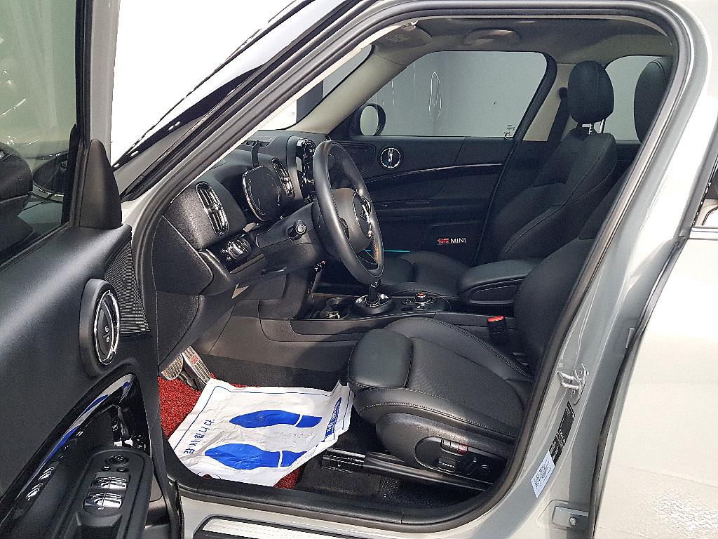 Mini Countryman - Vista 8