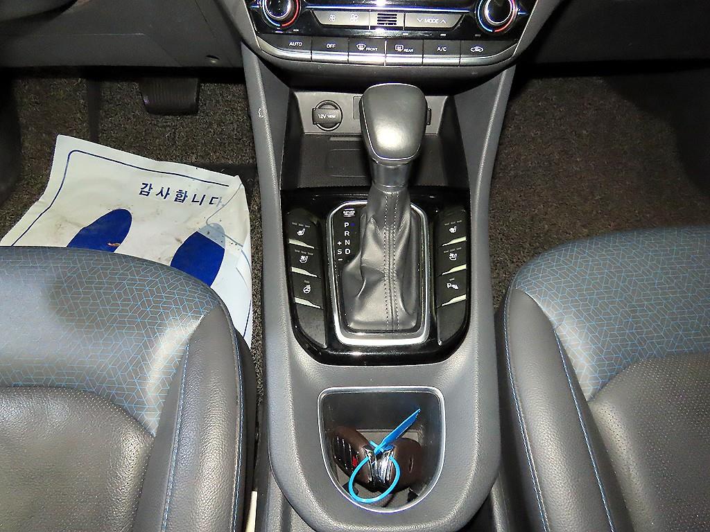 HYUNDAI Ioniq - Vista 12