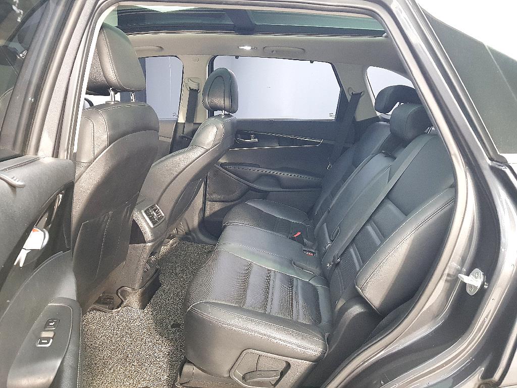 KIA Sorento - Vista 9