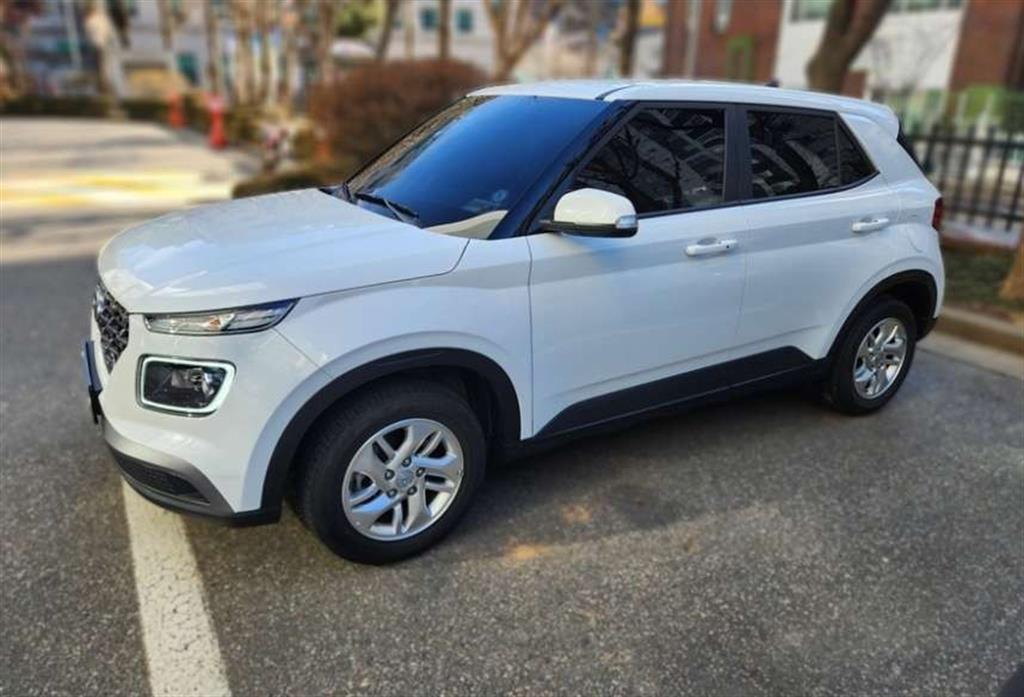 HYUNDAI Venue - Vista 2