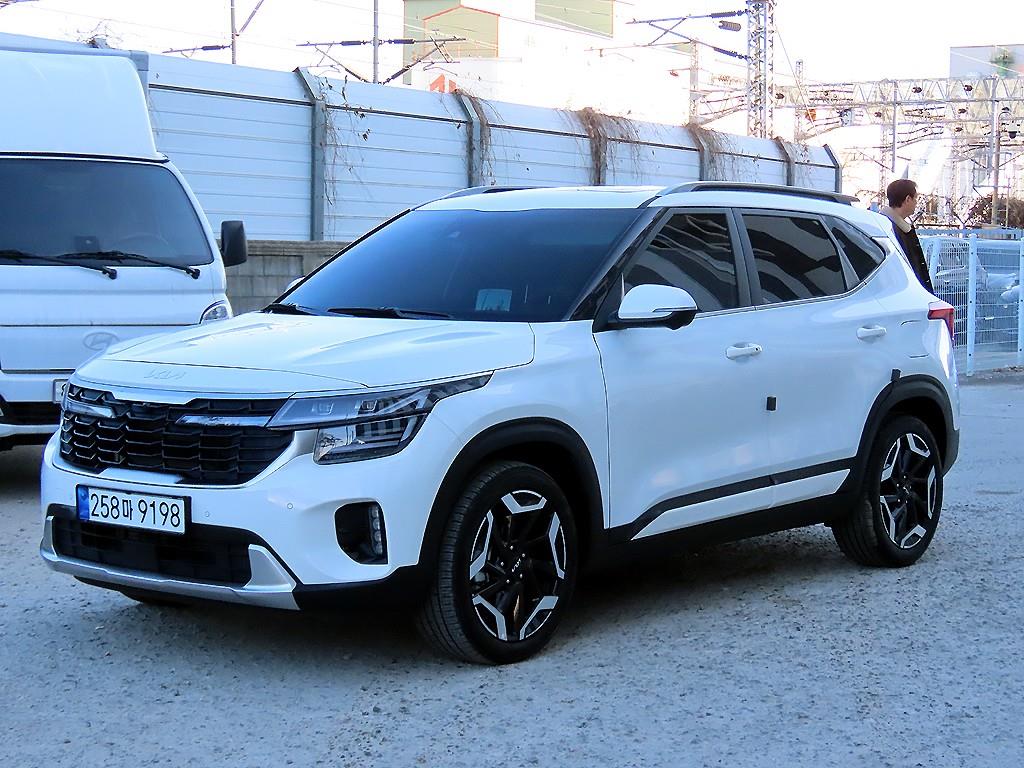 KIA Seltos - Vista 2