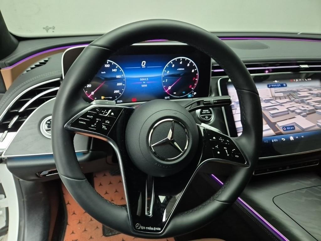 Mercedes Benz E class - Vista 8