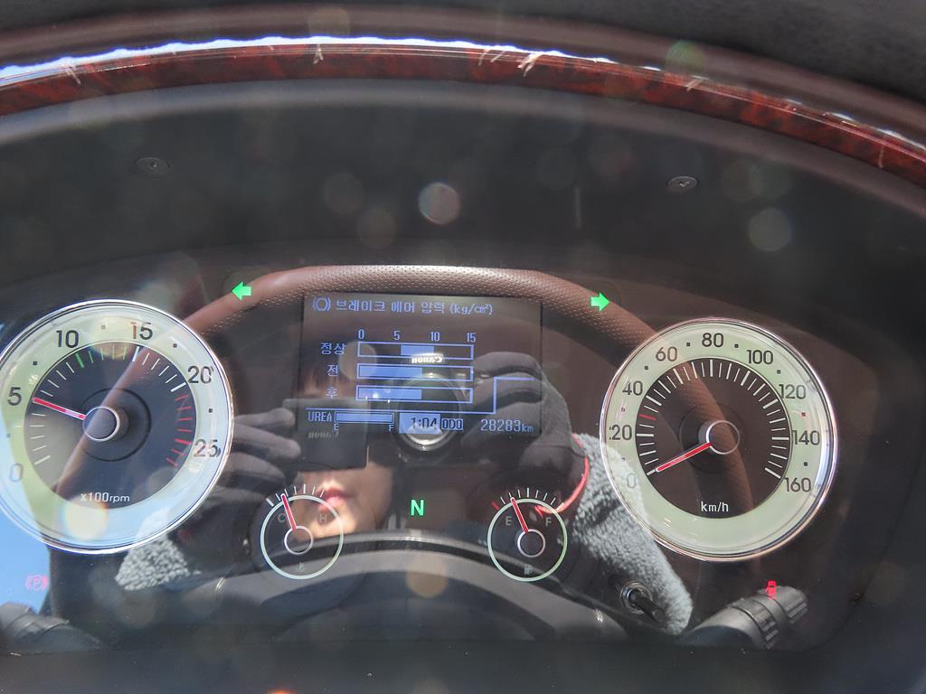 medium and large bus Medium-sized Hyundai Bus - Vista 10