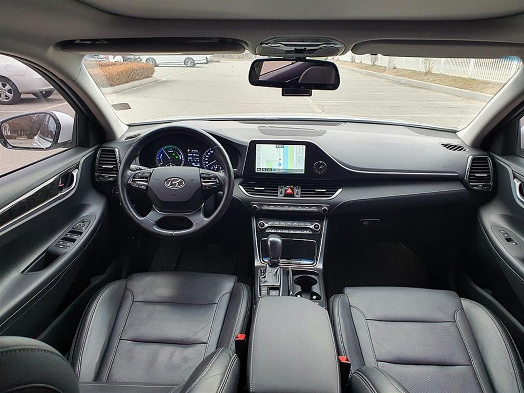 HYUNDAI Grandeur - Vista 9