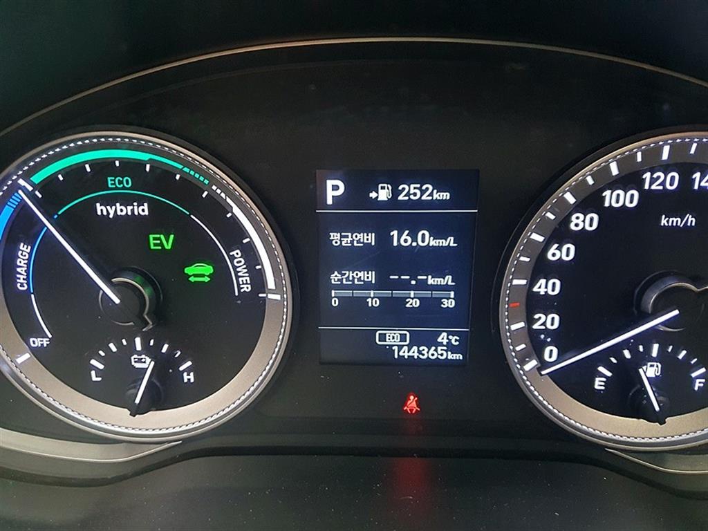 HYUNDAI Grandeur - Vista 12