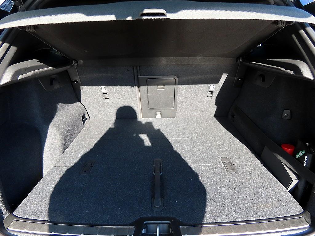 Volvo XC40 2020 Negro - Importación desde Corea - HF Imports Iquique - Foto 18