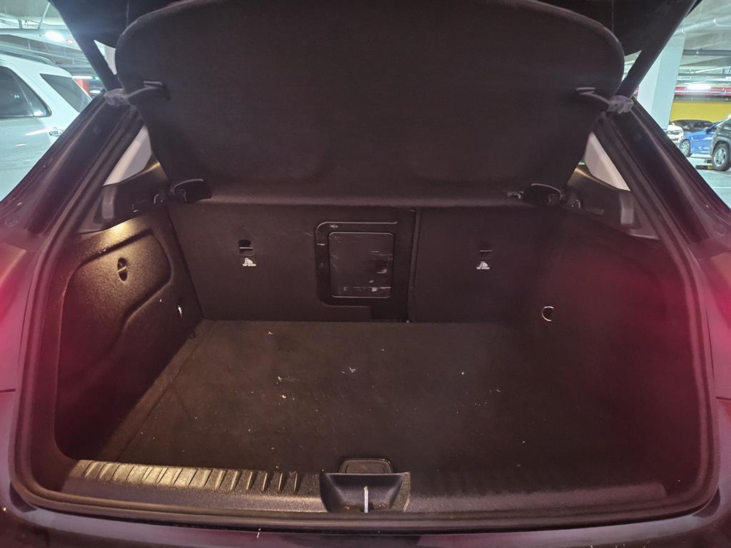 Mercedes Benz GLA Class - Vista 12