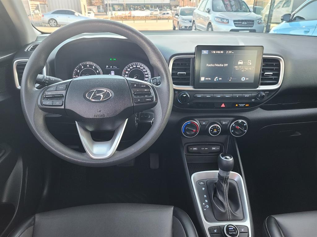 HYUNDAI Venue - Vista 7