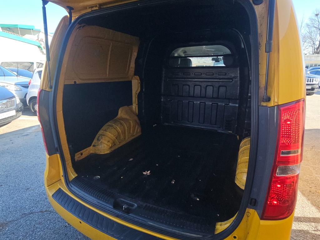 HYUNDAI Starex - Vista 8