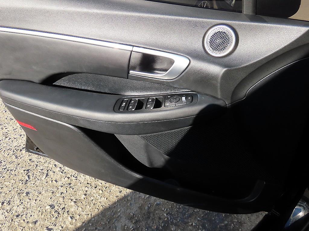 HYUNDAI Sonata - Vista 11