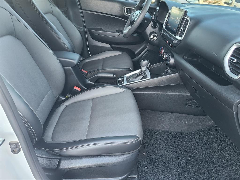 HYUNDAI Venue - Vista 10